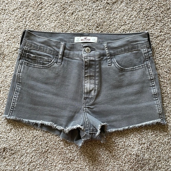 4/$24🦩 Hollister Jean Shorts - Picture 2 of 8